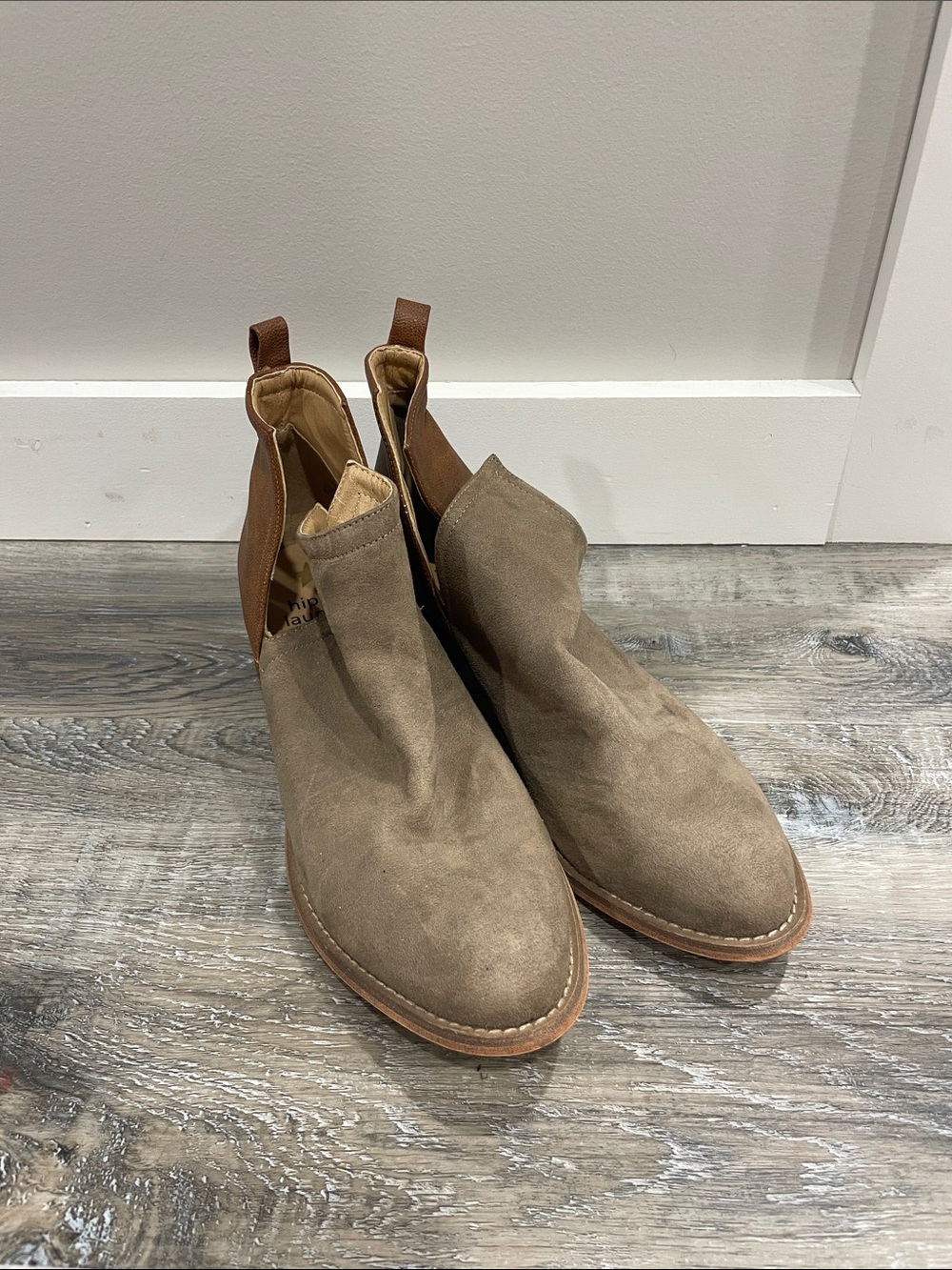 hippie laundry Men's Suede Chukka Boots in Taupe and Brown